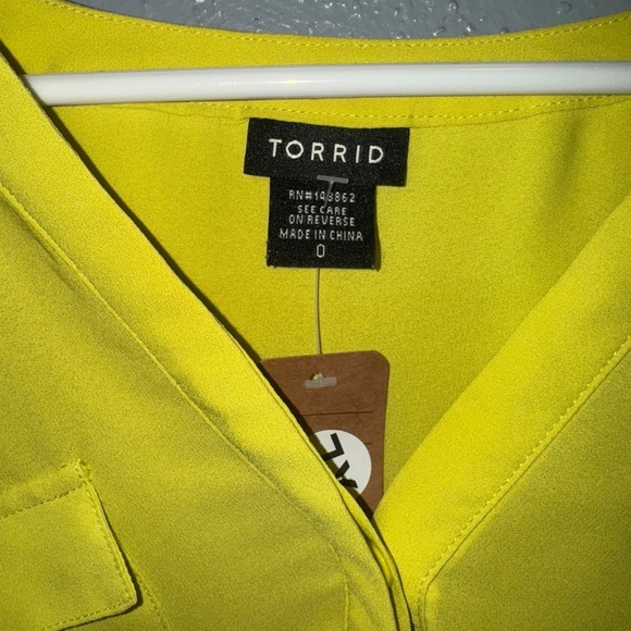 Torrid Yellow/Green Relaxed Buttoned Blouse - Picture 2 of 3